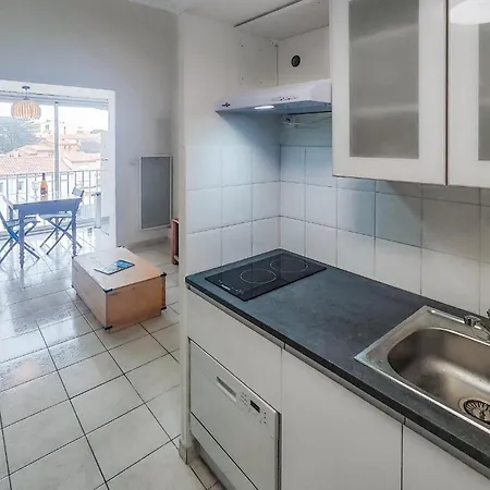 Апартаменты Beautiful In With Kitchen Агд